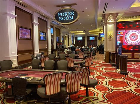 are the poker rooms open in las vegas